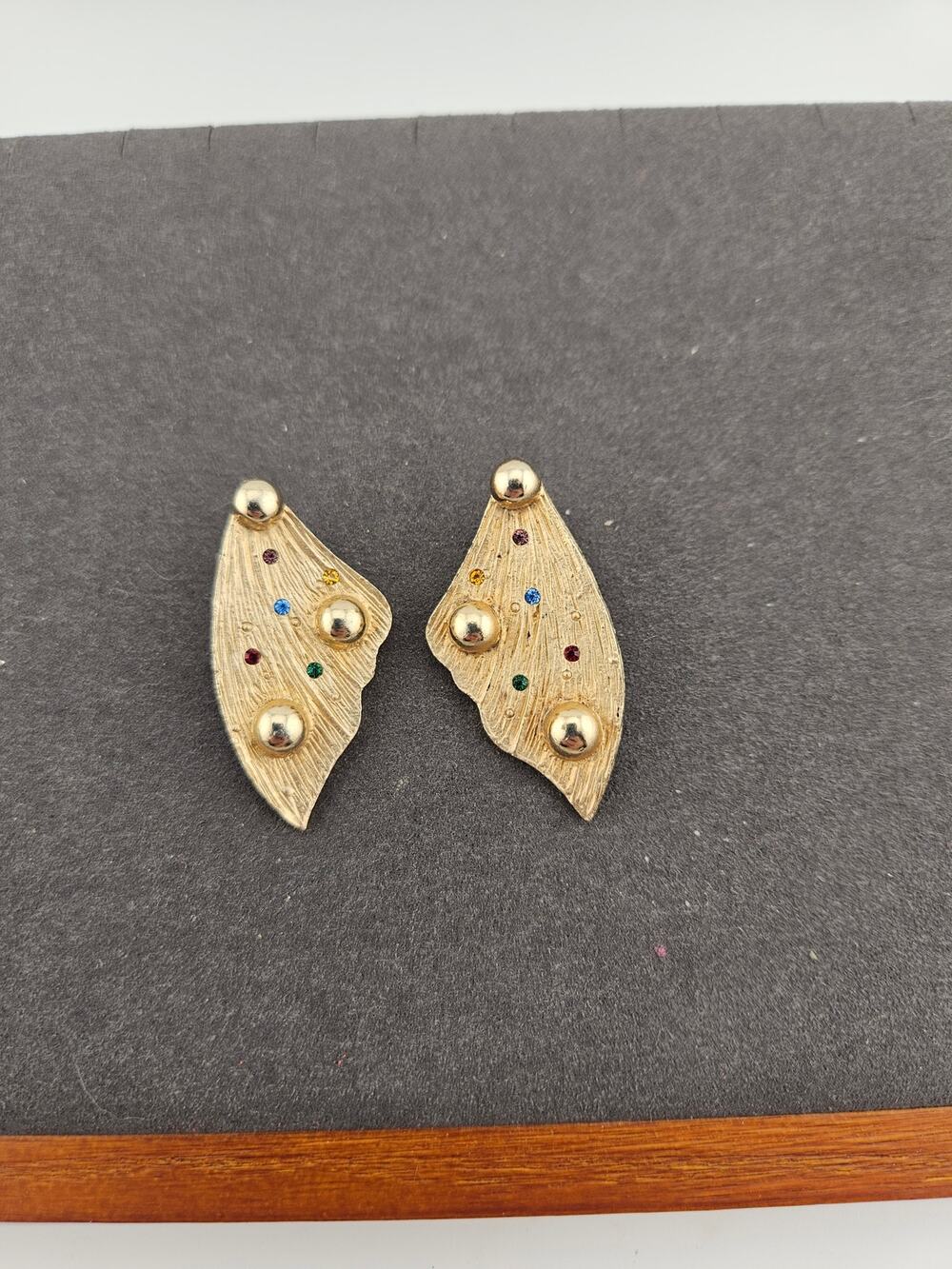 Tara Gold Tone Statement Clip On Earrings Retro Abstract Colorful Crystal Artsy